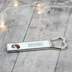 Basset Hound - flaskeåbner med foto og inskription til Art-Dog øl Discount