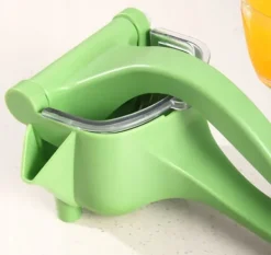Juicepresser - Nyd Friskpresset Juice Derhjemme><noscript><img width=