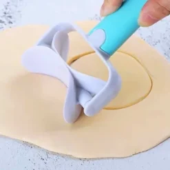 Pastaforme & Pasta-Udstikkere>Kagerulle til at udskære 7 cm cirkler af dumplings