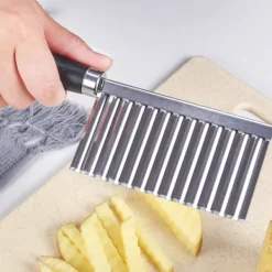 Køkkenskiver>Mønstret kartoffelskræser i rustfrit stål