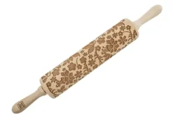 Kageruller>MoodForWood Trækagerulle, Graveret, 43 cm med Håndtag, Perfekt til Bagning - Toscana Mønster