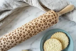 MoodForWood Trækagerulle, Graveret, 43 cm med Håndtag, Perfekt til Bagning - Potemønster Best