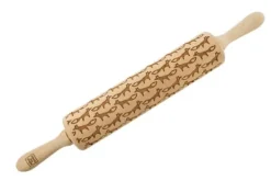 Kageruller>MoodForWood Trækagerulle, Graveret, 43 cm med Håndtag, Perfekt til Bagning - Lisa Mønster