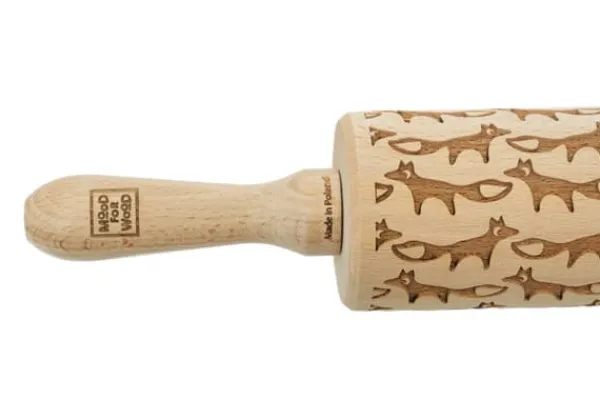 Kageruller>MoodForWood Trækagerulle, Graveret, 43 cm med Håndtag, Perfekt til Bagning - Lisa Mønster