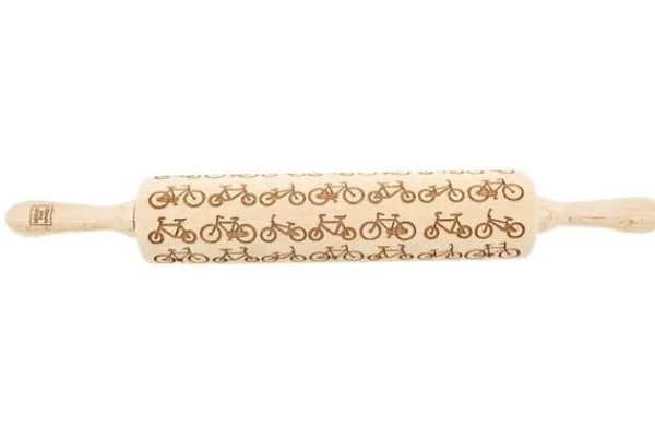 MoodForWood Trækagerulle, Graveret, 43 cm med Håndtag, Perfekt til Bagning - Cykelmønster Online