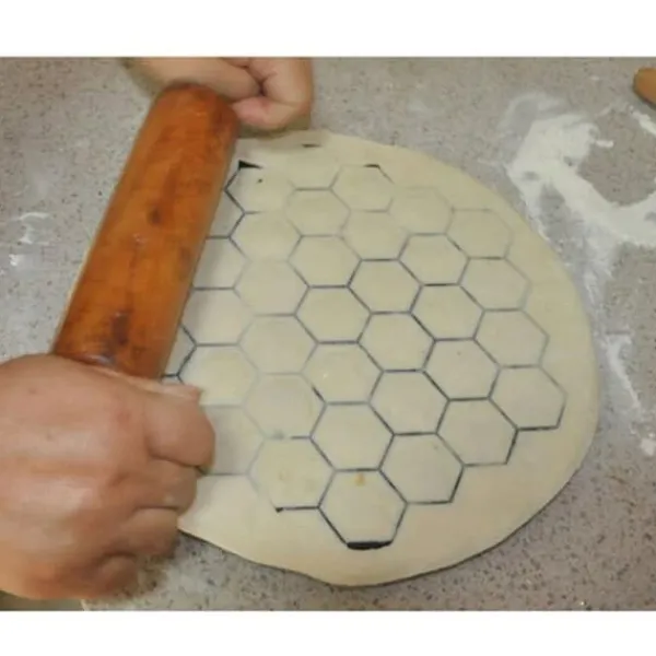 Pastaforme & Pasta-Udstikkere>PIEROGI TÆRJESKÆRER TIL PIELMIENI E-8146