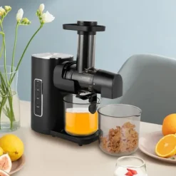 Slow Juicer Koldpresser - Elektrisk saftpresser - Stor kapacitet - Justerbar hastighed - Skridsikre fødder - Nem at rengøre - Sort Best