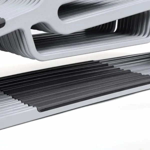 Tøj- & Garderobeopbevaring>Tøjbøjler – skridsikkert og slankt design – lys grå-mørkegrå